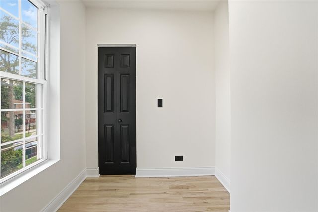 5415 S Hoyne Avenue 2, Chicago, IL 60609