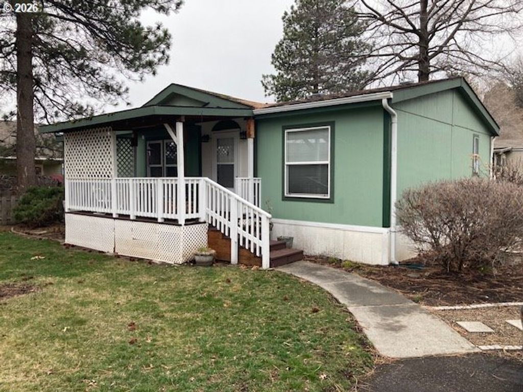 1809 26TH St 14, La Grande, OR 97850