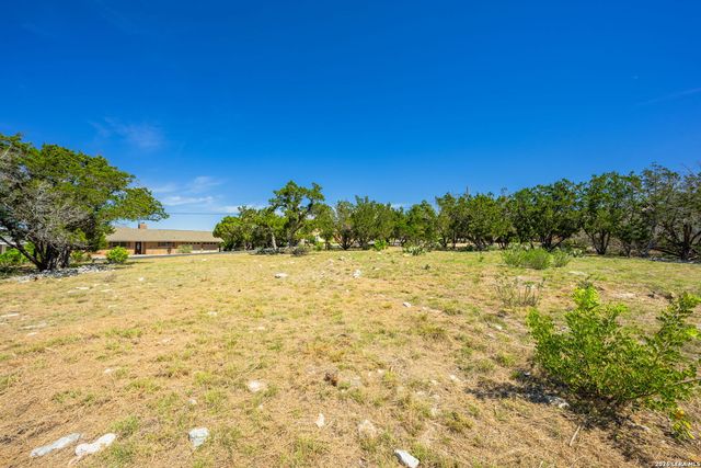 698 Rim Rock, Kerrville, TX 78028