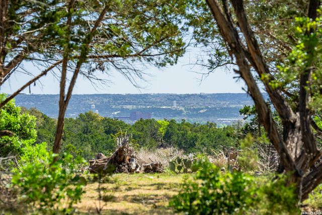 698 Rim Rock, Kerrville, TX 78028