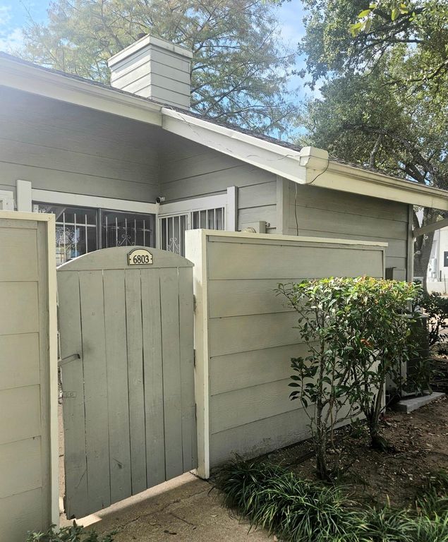 6803 Greenway Chase Street 6803, Houston, TX 77072