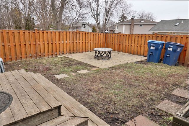 819 Mansfield Court, Schaumburg, IL 60194