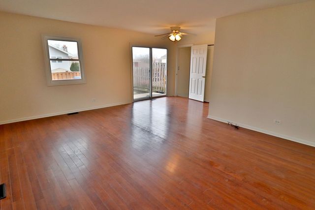 819 Mansfield Court, Schaumburg, IL 60194