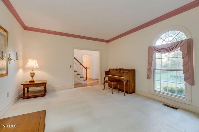 1005 Huntington Court, Kingsport, TN 37660