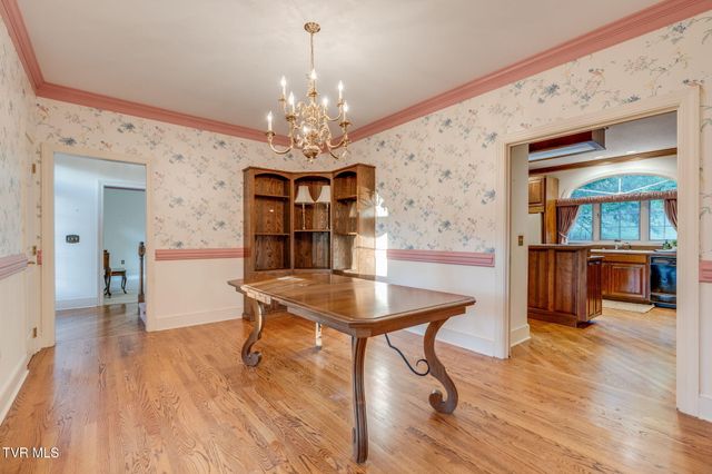 1005 Huntington Court, Kingsport, TN 37660