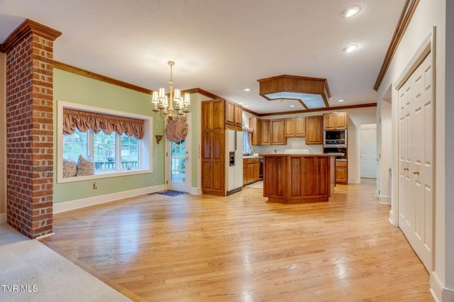 1005 Huntington Court, Kingsport, TN 37660