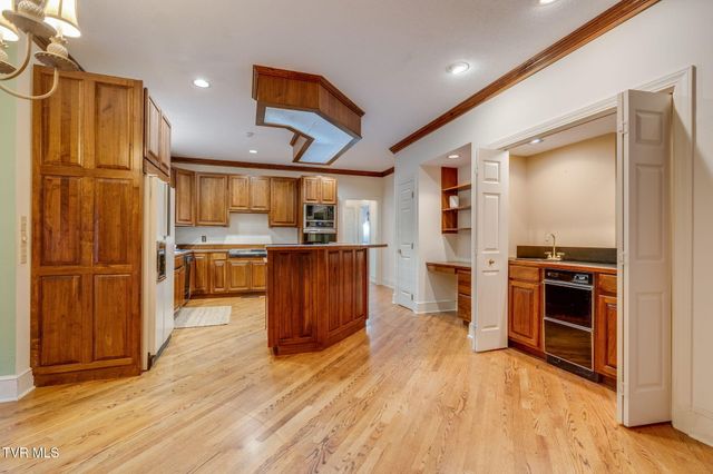 1005 Huntington Court, Kingsport, TN 37660