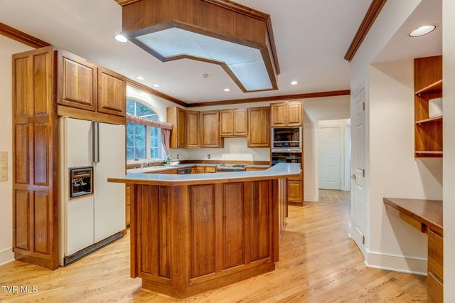 1005 Huntington Court, Kingsport, TN 37660