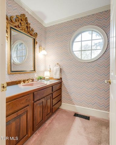 1005 Huntington Court, Kingsport, TN 37660