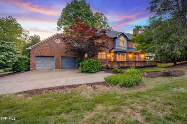 1005 Huntington Court, Kingsport, TN 37660