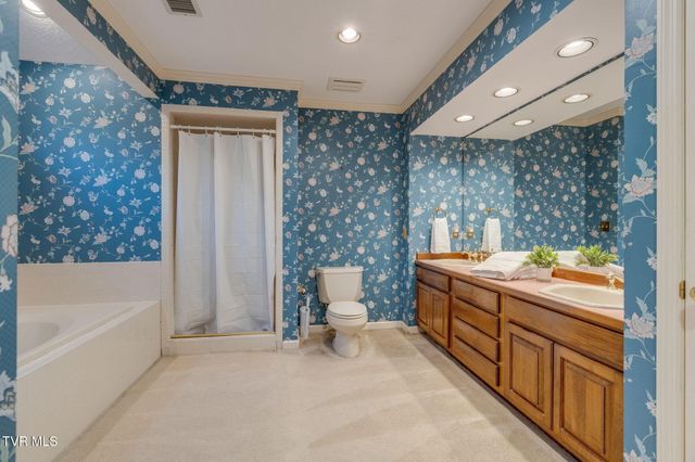 1005 Huntington Court, Kingsport, TN 37660
