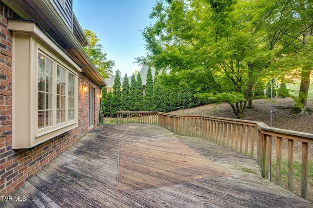 1005 Huntington Court, Kingsport, TN 37660