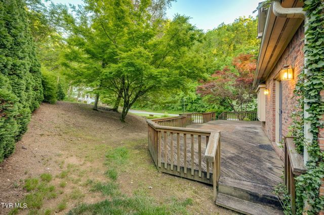 1005 Huntington Court, Kingsport, TN 37660