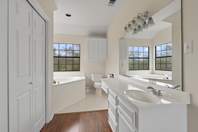 17511 E Darleen DR, Leander, TX 78641