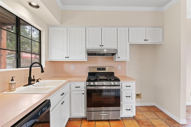 17511 E Darleen DR, Leander, TX 78641