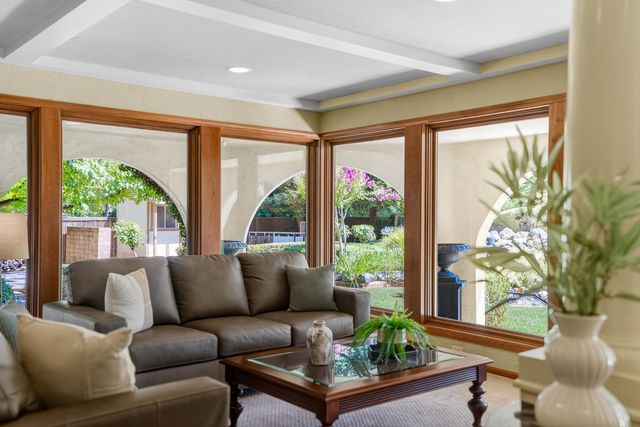 2535 Phil Court, Redding, CA 96002
