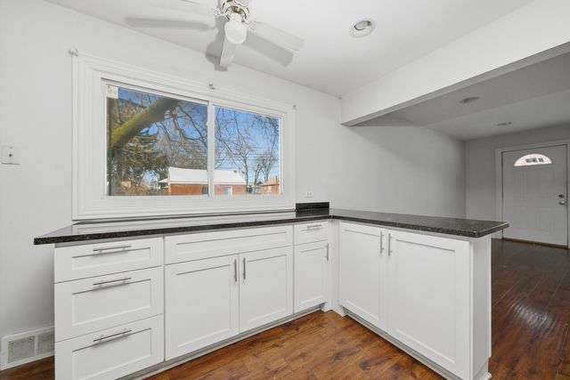 800 S 21st Avenue, Maywood, IL 60153