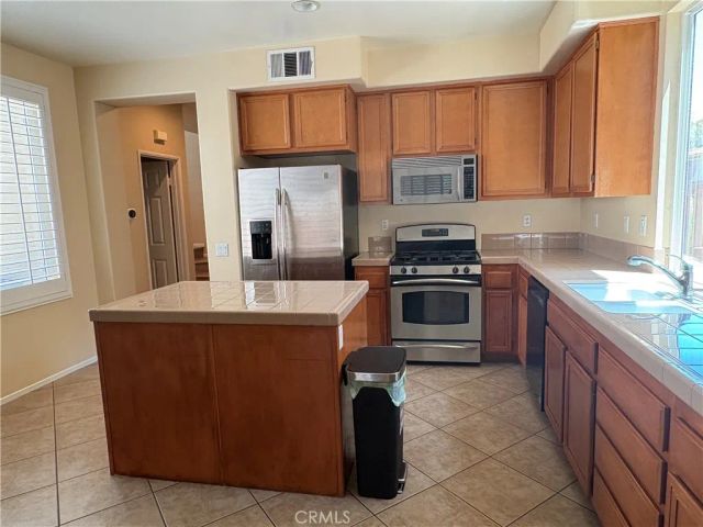 57 Crocus, Redlands, CA 92373
