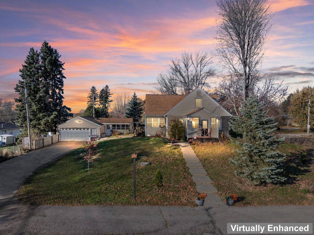 2016 19th Street NW, Rochester, MN 55901