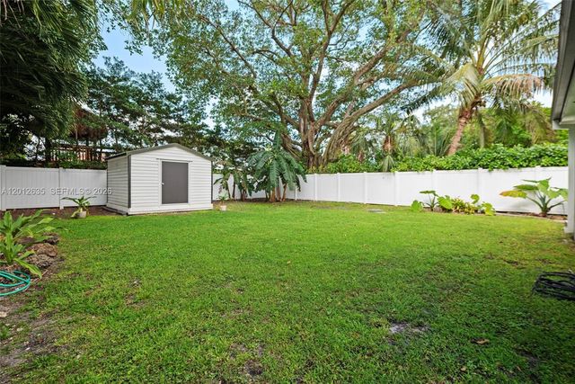 6230 SW 27th St, Miami, FL 33155