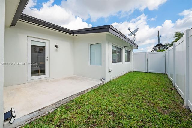 6230 SW 27th St, Miami, FL 33155