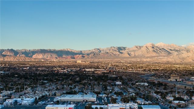 700 West Carson Avenue 2002, Las Vegas, NV 89106