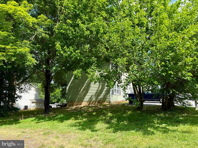 1206 MASSANUTTEN AVE, Front Royal, VA 22630