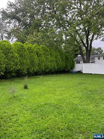 17-10 Radburn Road, Fair Lawn, NJ 07410