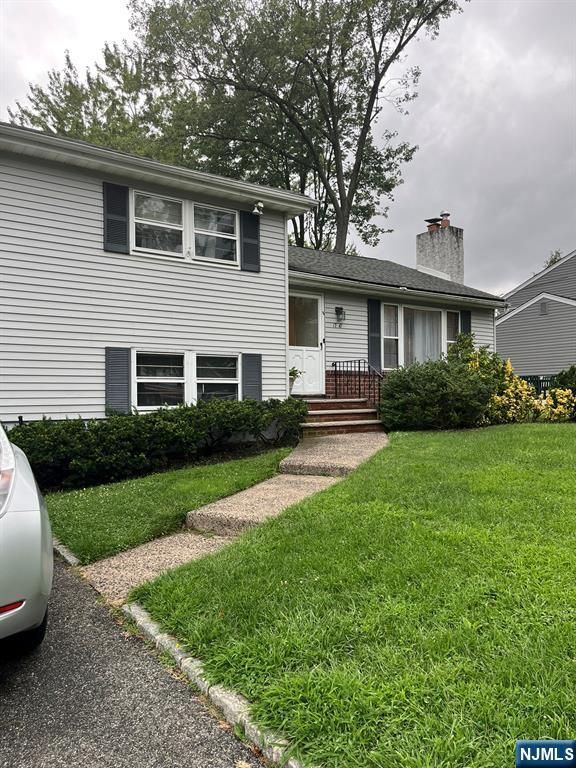 17-10 Radburn Road, Fair Lawn, NJ 07410