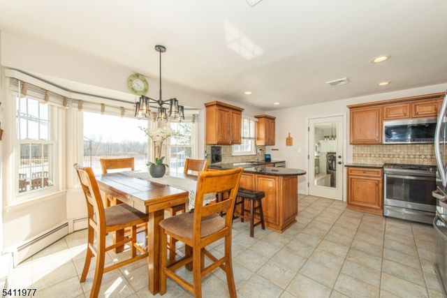 36 Flintlock Dr, Washington Twp., NJ 07853