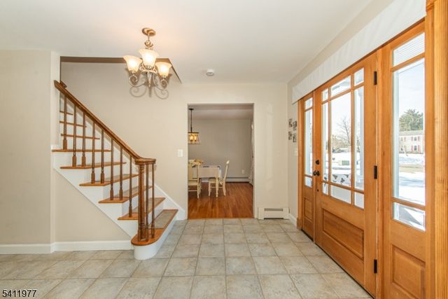 36 Flintlock Dr, Washington Twp., NJ 07853