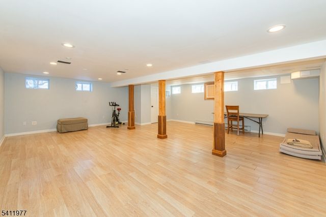 36 Flintlock Dr, Washington Twp., NJ 07853