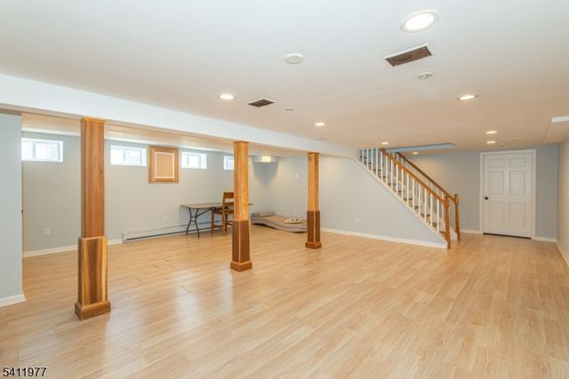 36 Flintlock Dr, Washington Twp., NJ 07853