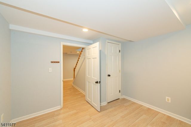 36 Flintlock Dr, Washington Twp., NJ 07853