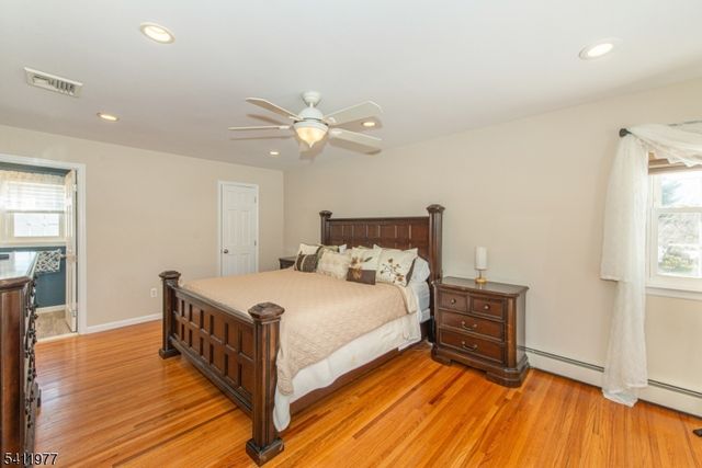 36 Flintlock Dr, Washington Twp., NJ 07853