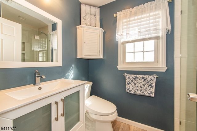 36 Flintlock Dr, Washington Twp., NJ 07853