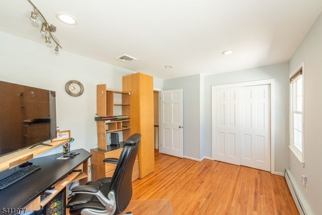 36 Flintlock Dr, Washington Twp., NJ 07853