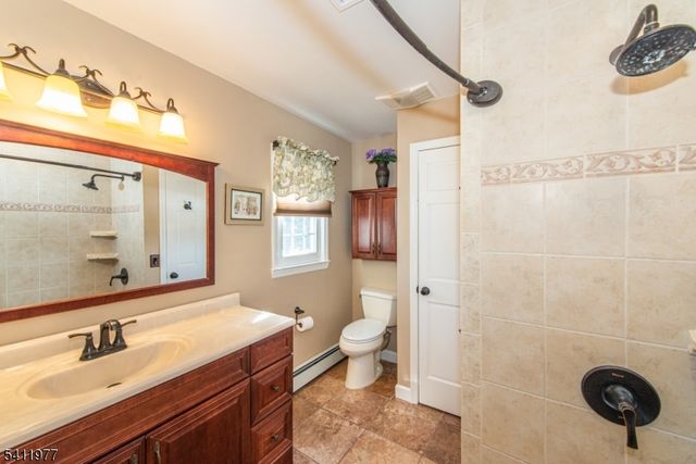 36 Flintlock Dr, Washington Twp., NJ 07853