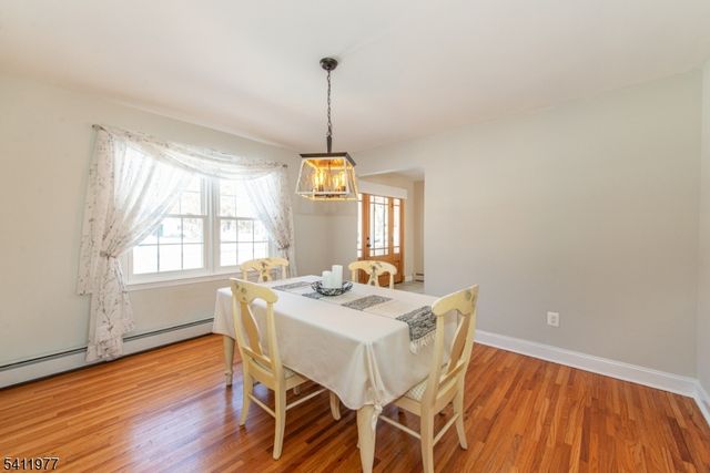 36 Flintlock Dr, Washington Twp., NJ 07853