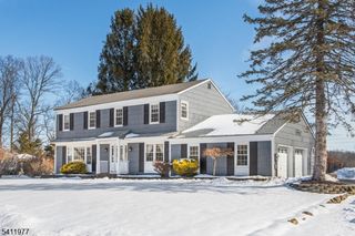 36 Flintlock Dr, Washington Twp., NJ 07853