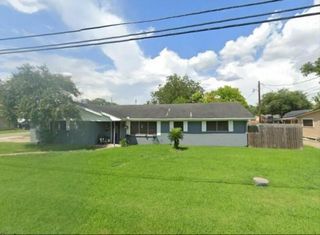 303 S 17th Street, Nederland, TX 77627