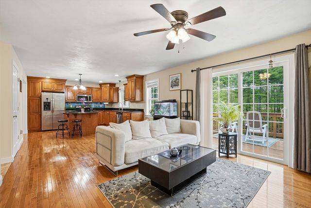 378 Moon Hill Rd, Northbridge, MA 01534