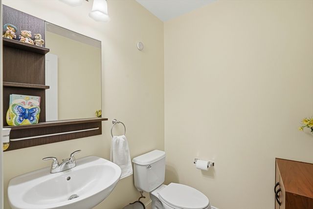 378 Moon Hill Rd, Northbridge, MA 01534