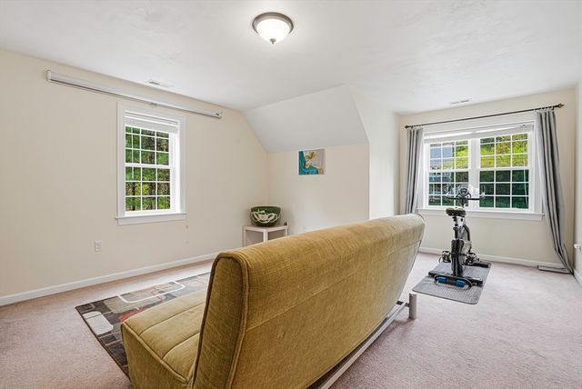 378 Moon Hill Rd, Northbridge, MA 01534