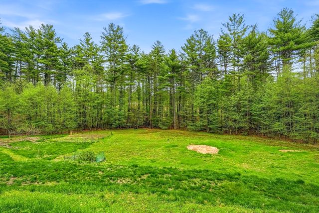 378 Moon Hill Rd, Northbridge, MA 01534
