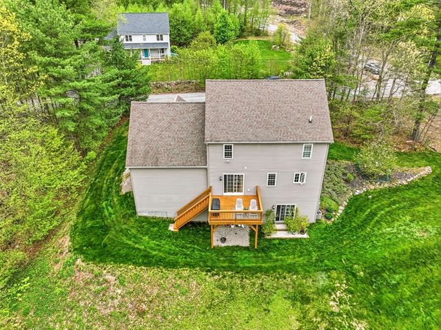 378 Moon Hill Rd, Northbridge, MA 01534