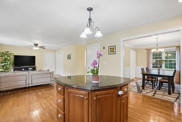 378 Moon Hill Rd, Northbridge, MA 01534