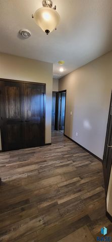 3806 E Vendavel St, Sioux Falls, SD 57108