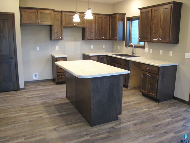 3806 E Vendavel St, Sioux Falls, SD 57108