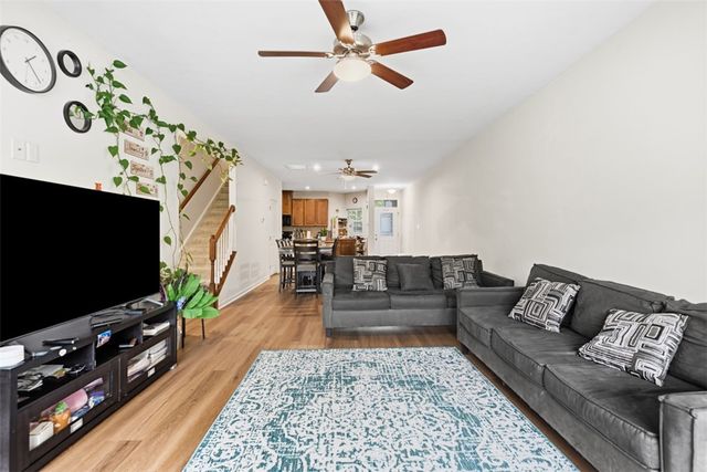 2014 Connecticut Ln, Franklin Park, PA 15143